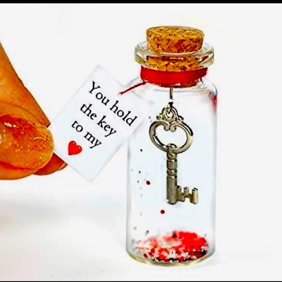 Valentine's dayyyyy!!!Miniature glass bottles - Picture 1 of 5